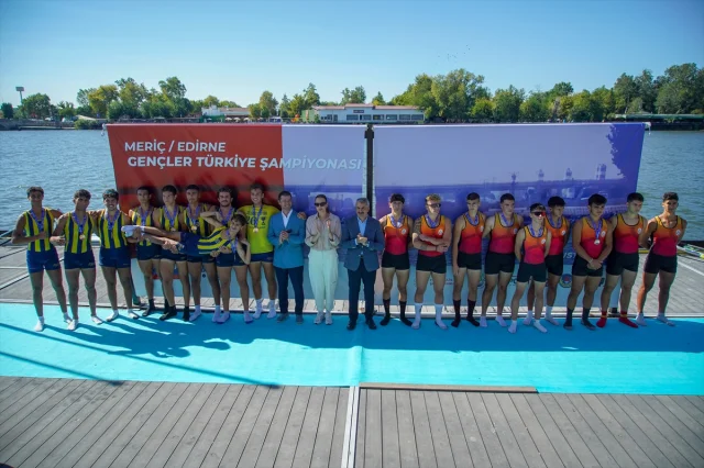 Edirne'de Kürek Şampiyonası: Büyük Bir Heyecan Yaşandı