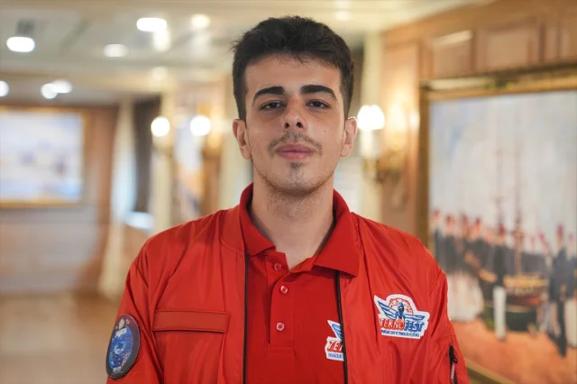 Gençler Savarona ile Boğaz'da Unutulmaz Bir Yolculuğa Çıkıyor