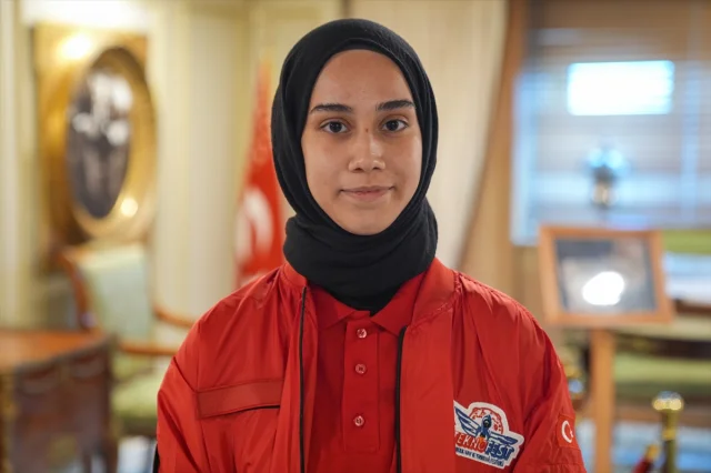Gençler Savarona ile Boğaz'da Unutulmaz Bir Yolculuğa Çıkıyor