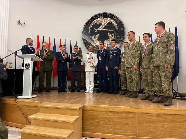 Türk Askerleri Satrançta NATO Zirvesine Çıktı