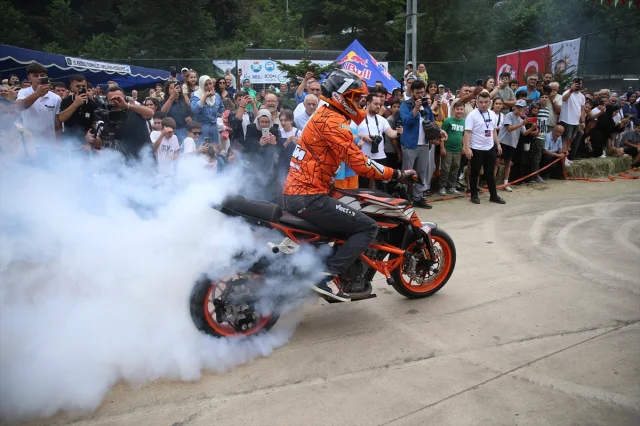 Rize'de Adrenalin Dolu Anlar: Red Bull Formulaz Tahta Araba Yarışları Nefes Kesti