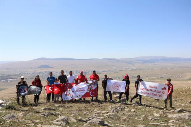 Ardahan'da Tarihi Yürüyüş: Zafer Bayramı'na Coşkulu Kutlama