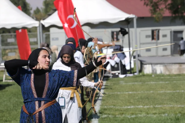 Sultan Alparslan Anısına Malazgirt'te Unutulmaz Okçuluk Yarışması Düzenlendi