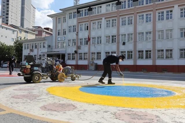 Bağcılar'da Öğrenciler İçin Nostaljik Oyun Alanları