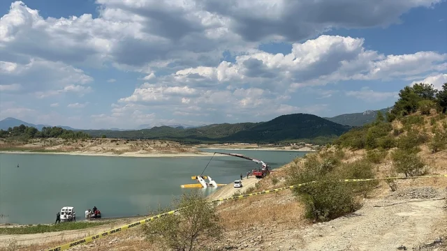 Burdur'da Kaza Geçiren Yangın Söndürme Uçağı Gölden Kurtarıl...