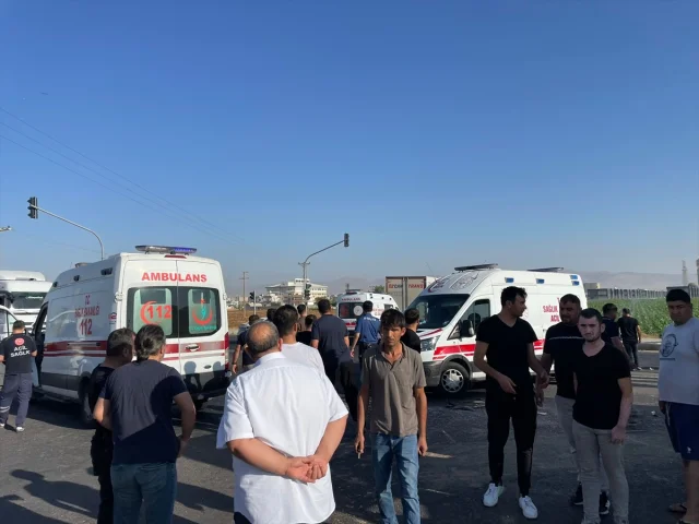 Mardin'de Korkunç Kaza: Tır ve Halk Otobüsü Çarpıştı