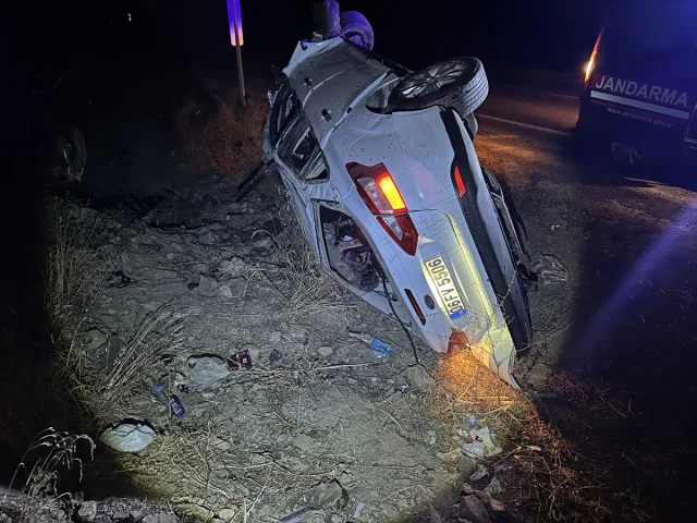 Çorum'da Korkutan Trafik Kazası: Otomobil Devrildi, Sürücü Y...