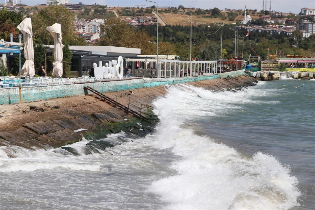 Poyraz Fırtınası Tekirdağ'da Hayatı Felç Etti
