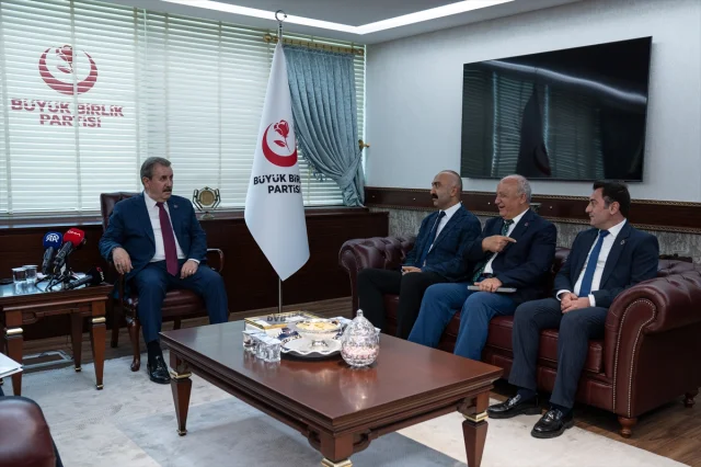 BBP Lideri Destici'den Çarpıcı Açıklama: Farklılıklarımız Zenginliğimizdir