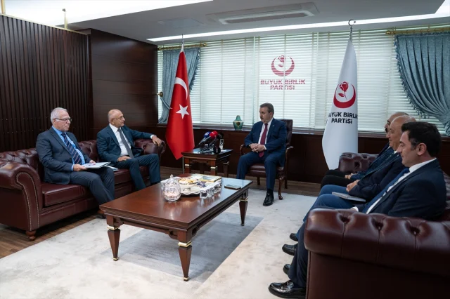 BBP Lideri Destici'den Çarpıcı Açıklama: Farklılıklarımız Zenginliğimizdir