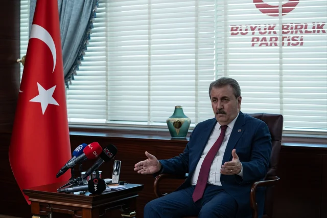 BBP Lideri Destici'den Çarpıcı Açıklama: Farklılıklarımız Zenginliğimizdir