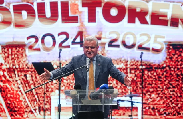 Kadın Futbolunun Parlayan Yıldızları Ankara'da Bir Araya Geldi