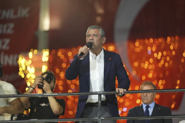 CHP Lideri Özgür Özel'den Beyoğlu'nda Çarpıcı Açıklamalar