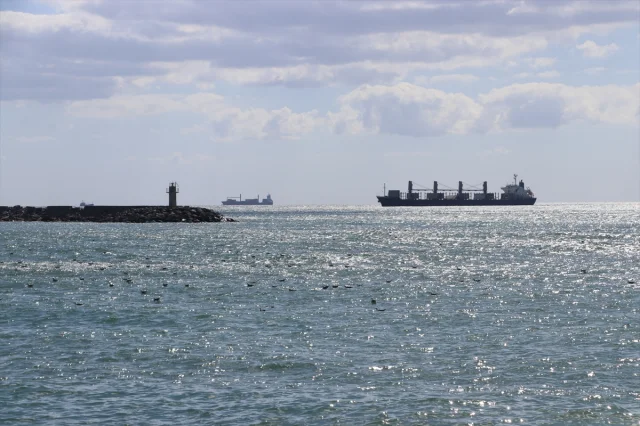 Tekirdağ'da Kuvvetli Poyraz: Deniz Trafiğinde Büyük Aksamalar