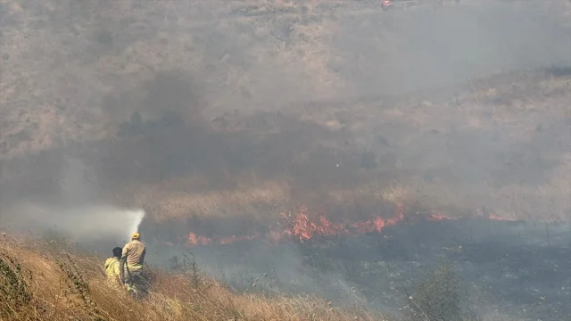 Çanakkale'de Ani Yangın: Ekipler Zamanla Yarışıyor