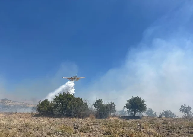Çanakkale'de Ani Yangın: Ekipler Zamanla Yarışıyor