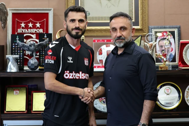 Sivasspor'un Heyecan Yaratan Transferi: Valon Ethemi Kimdir?