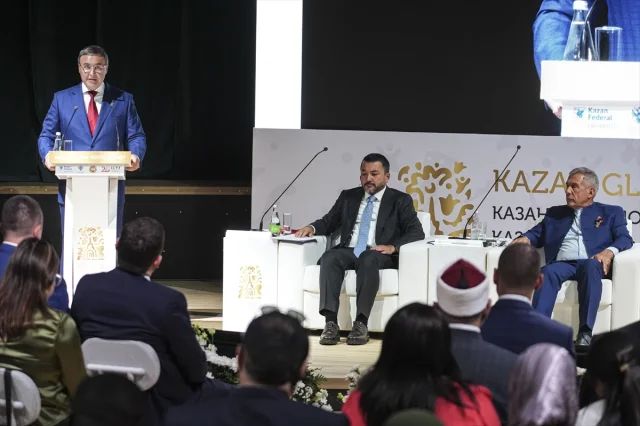 Kazan'da Küresel Gençlik Zirvesi: Eğitim ve Liderlik Üzerine Yeni Perspektifler