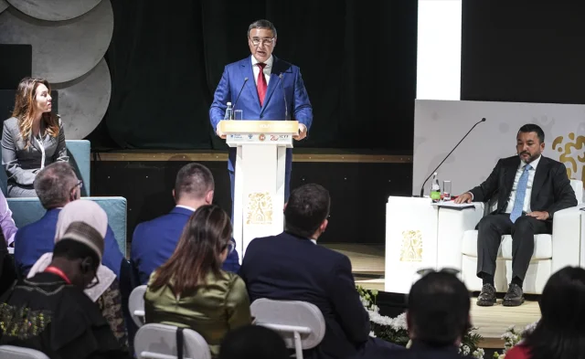 Kazan'da Küresel Gençlik Zirvesi: Eğitim ve Liderlik Üzerine Yeni Perspektifler