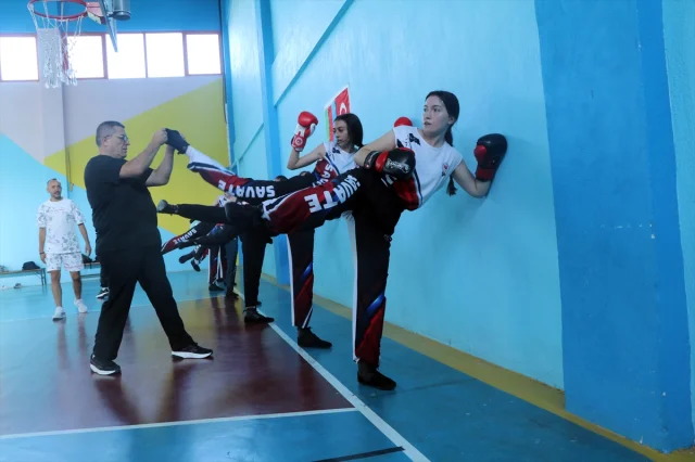 Savate'nin Yıldızları Avrupa'da Madalya Avına Çıkıyor