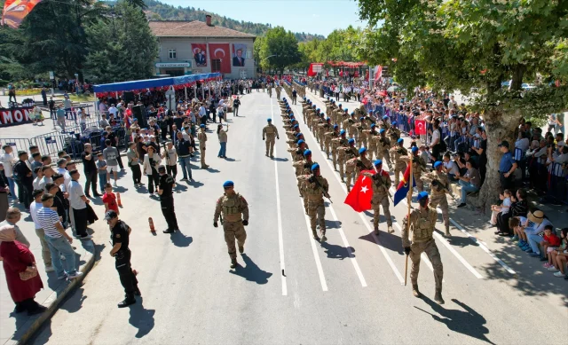 Zafer Coşkusu Türkiye'nin Her Köşesinde Yaşandı: Samsun'dan Amasya'ya Unutulmaz Anlar