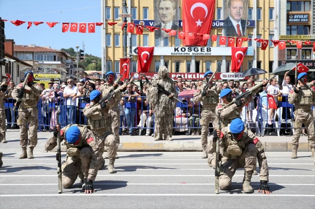 Zafer Coşkusu Türkiye'nin Her Köşesinde Yaşandı: Samsun'dan Amasya'ya Unutulmaz Anlar
