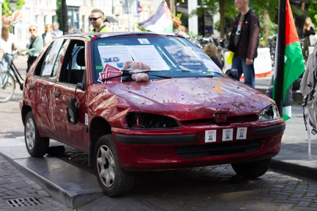 Hollanda'da Gazze'de Ölen Çocuğun Anısına Duygusal Sergi