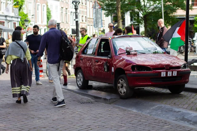 Hollanda'da Gazze'de Ölen Çocuğun Anısına Duygusal Sergi