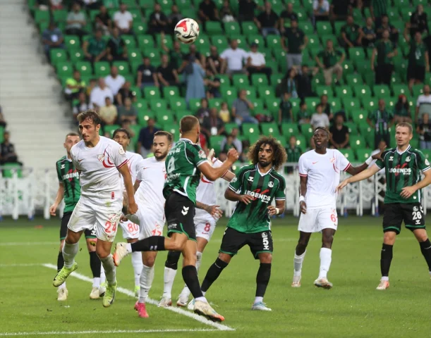 Trendyol 1. Ligi'nde Boluspor Şov Yaptı: Sakaryaspor Karşısında Gol Dersi