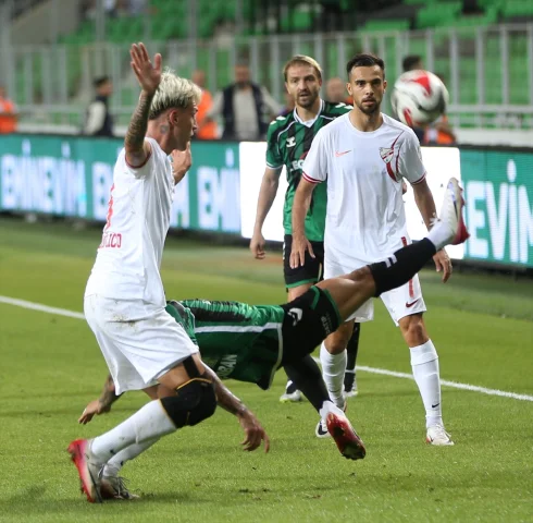 Trendyol 1. Ligi'nde Boluspor Şov Yaptı: Sakaryaspor Karşısında Gol Dersi