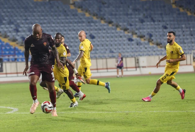 Trendyol 1. Lig’de Nefes Kesen Mücadele: Hatayspor ve İstanbulspor Karşı Karşıya