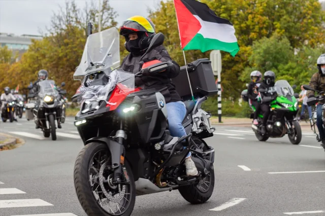 Lahey’de Motosikletliler Filistin İçin Sokağa Çıktı