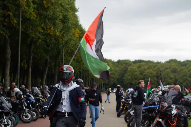 Lahey’de Motosikletliler Filistin İçin Sokağa Çıktı
