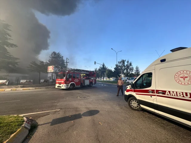 Kayseri'de Fabrikada Çıkan Yangın Panik Yarattı