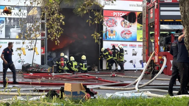 Kayseri'de Fabrikada Çıkan Yangın Panik Yarattı