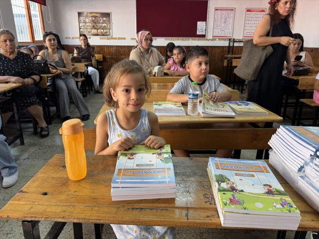 Adana ve Mersin'de Okul Heyecanı Başladı