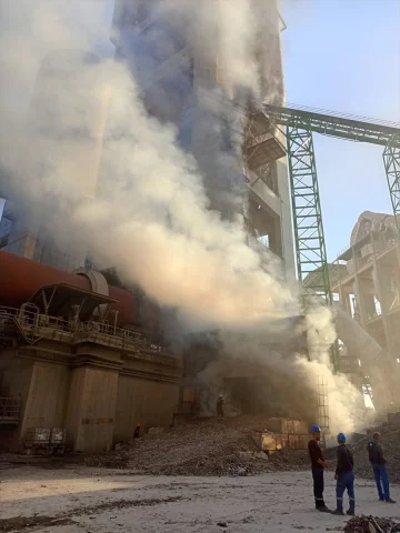 Düzce'de Fabrika Yangını: Çimento Üretimi Nasıl Etkilendi?