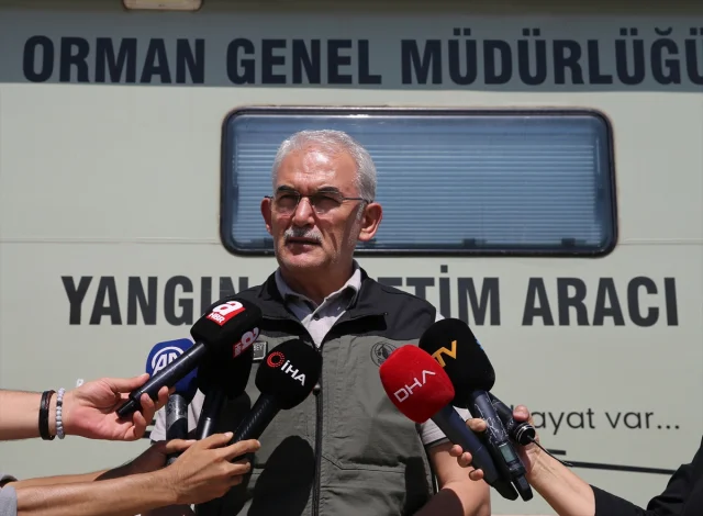 Orman Yangınlarıyla Mücadelede Son Durum: Rüzgar Tehlikeyi Artırıyor