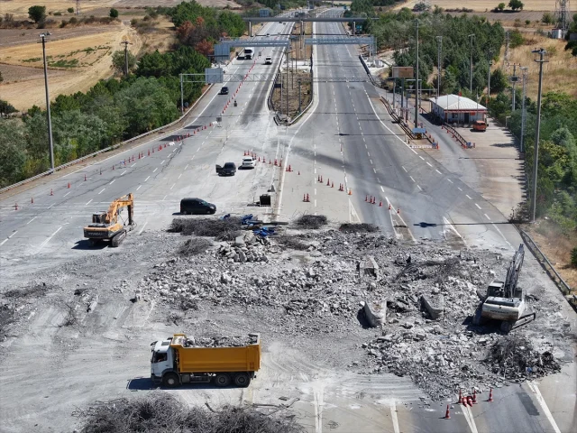 Edirne'deki Ücret Gişeleri Kalkıyor: Otoyol Trafiği Değişiyo...