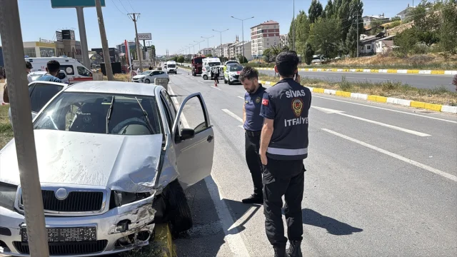Sivas'taki Korkunç Trafik Kazası Herkesi Şaşkına Çevirdi