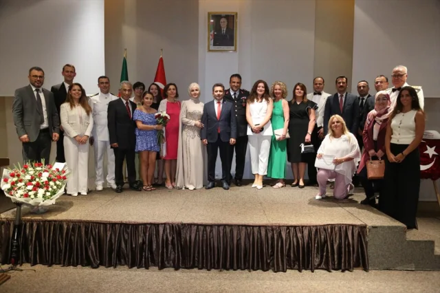 Cezayir'deki Resepsiyonda 30 Ağustos'un Coşkusu