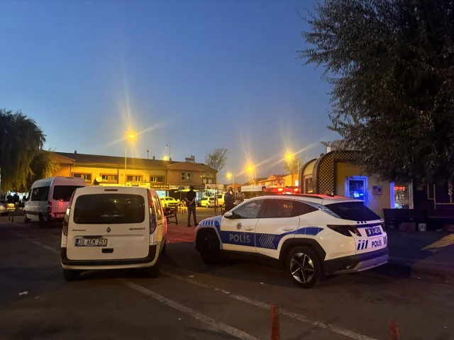 Kayseri'deki Bıçaklı Kavga Şok Etti: Taksi Şoförü Ağır Yaral...