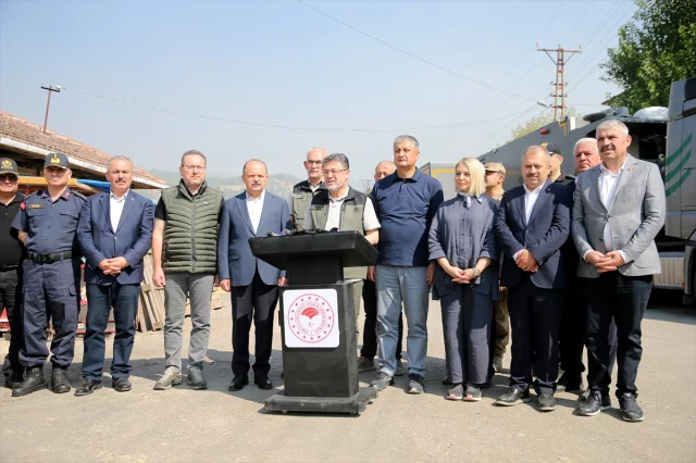 Bakan Yumaklı Tehlikeli Orman Yangınlarına Karşı Mücadeleyi...