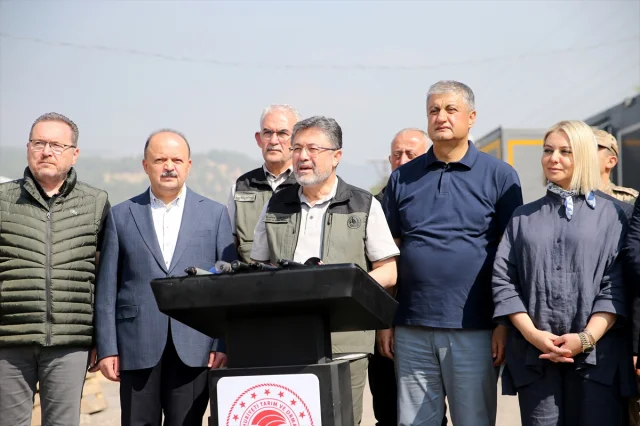 Bakan Yumaklı Tehlikeli Orman Yangınlarına Karşı Mücadeleyi Anlattı