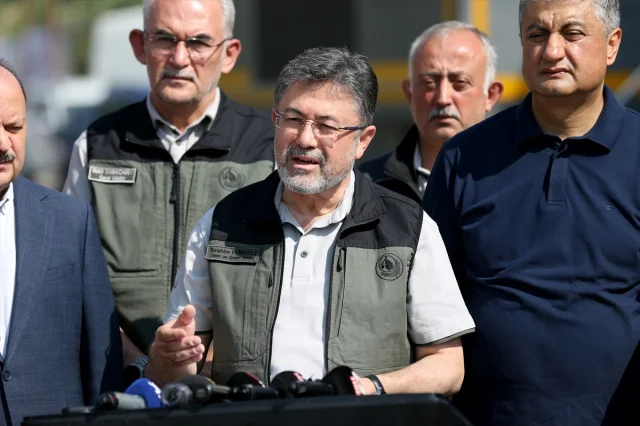Bakan Yumaklı Tehlikeli Orman Yangınlarına Karşı Mücadeleyi Anlattı