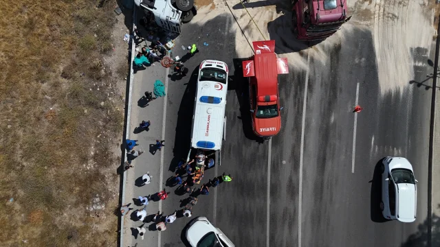 Malatya'da Devrilen Tır: Ağır Yaralı Sürücü Ambulans Helikopterle Hastaneye Taşındı