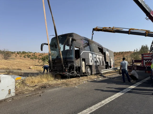Şanlıurfa'da Yolcu Otobüsü Devrildi: Ne Oldu ve Son Gelişmeler
