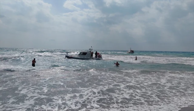 Hatay'da Tatil Kabusu: İki Kardeşten Biri Denizde Can Verdi