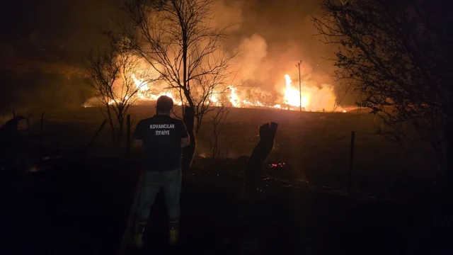 Elazığ'da Büyük Yangın Tehlikesi! Müdahale Sürüyor