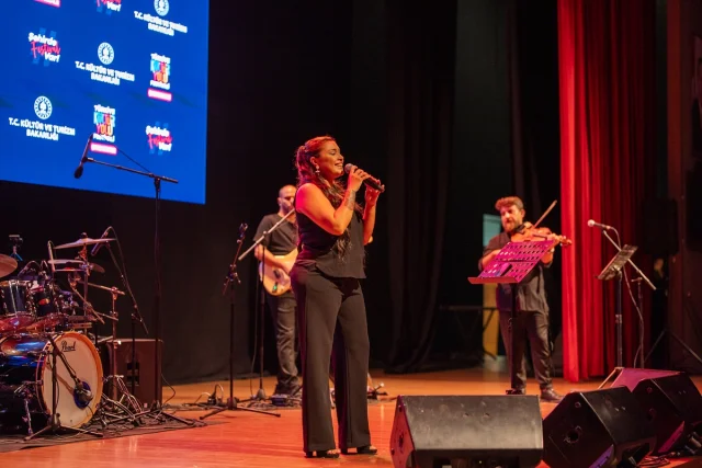 Çanakkale Kültür Yolu Festivali Nefes Kesmeye Devam Ediyor